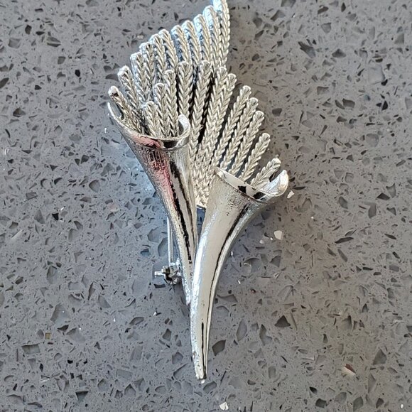 Vintage Signed Coro Pegasus Silvertone Wheat Leaf Brooch - Picture 6 of 10